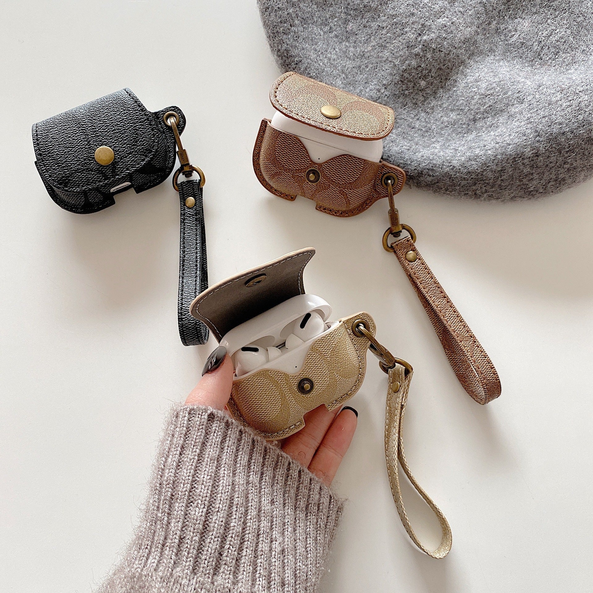 Leather Coach AirPods Case Brown-CC231215 - 图片 4