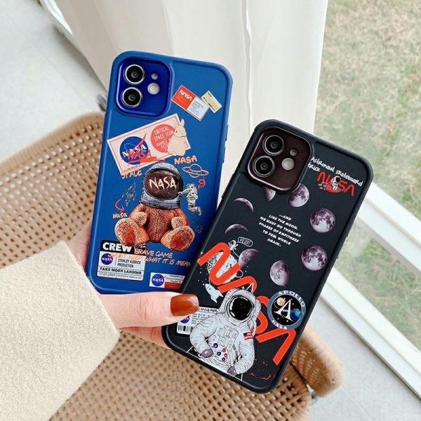Blue Astronaut Bear iPhone Case - 图片 3