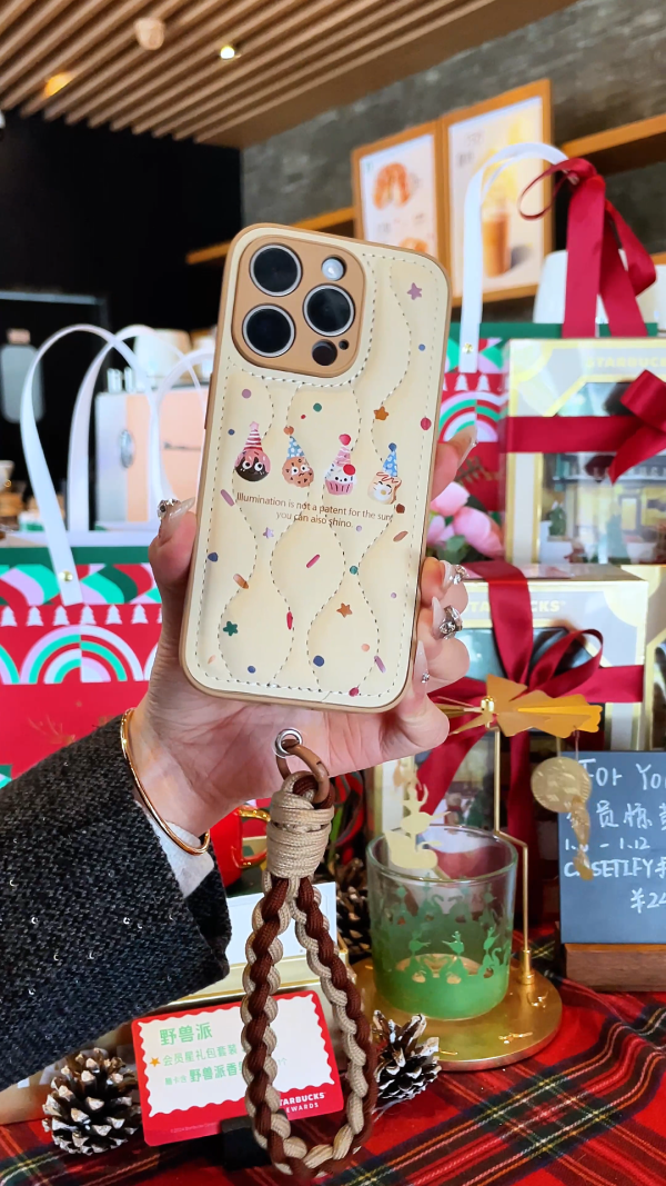Feather-light Cozy: Chic Cookie-Inspired iPhone Case for Trendsetters - 图片 5