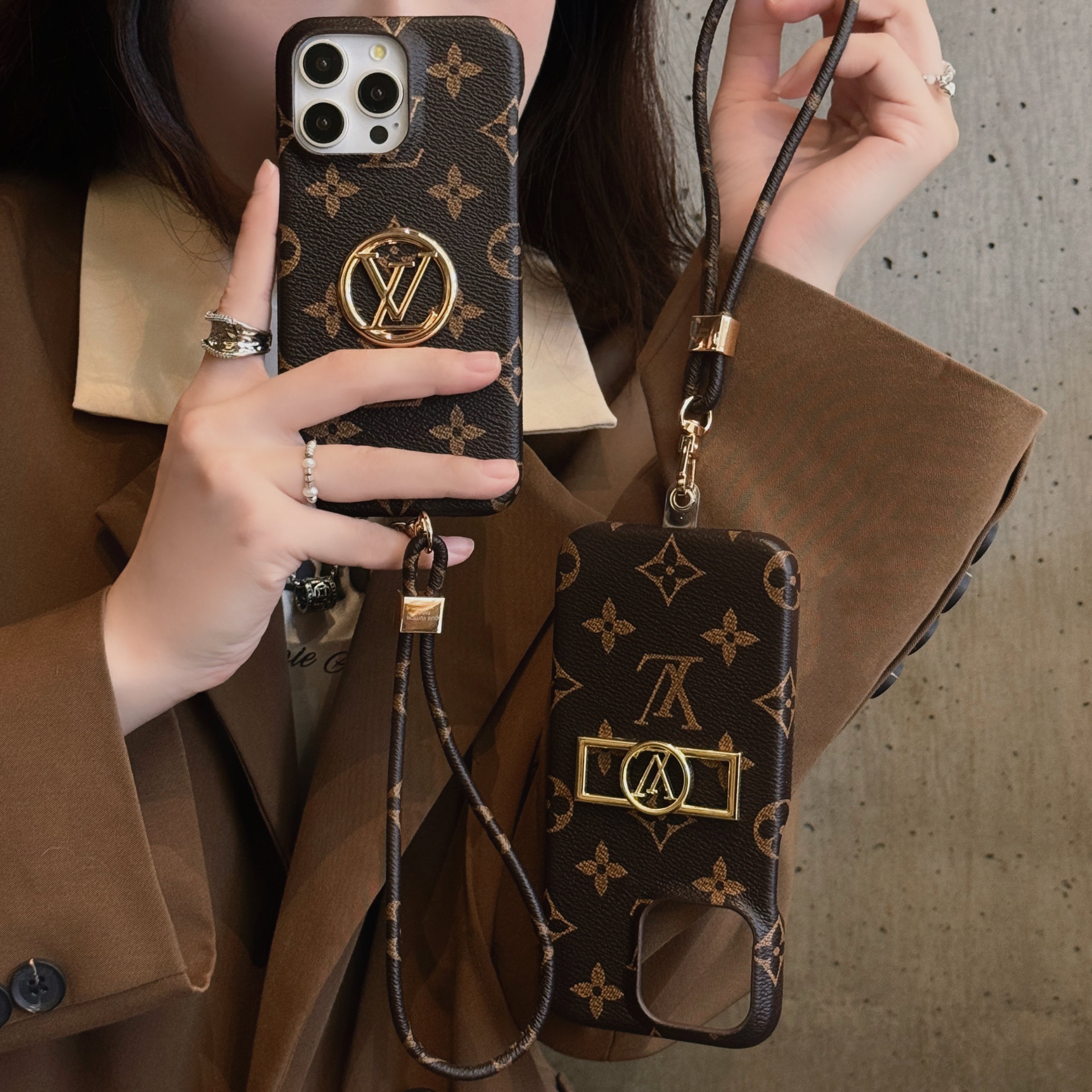Lou Card Holder Chain iPhone Case - 图片 4