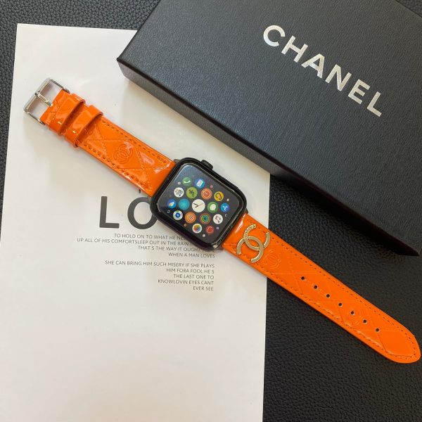 Glossy Leather Apple Watch Strap Luxury Metal Logo - 图片 3