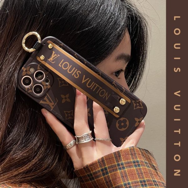 Lou Brown Wristband iPhone Case - 图片 2