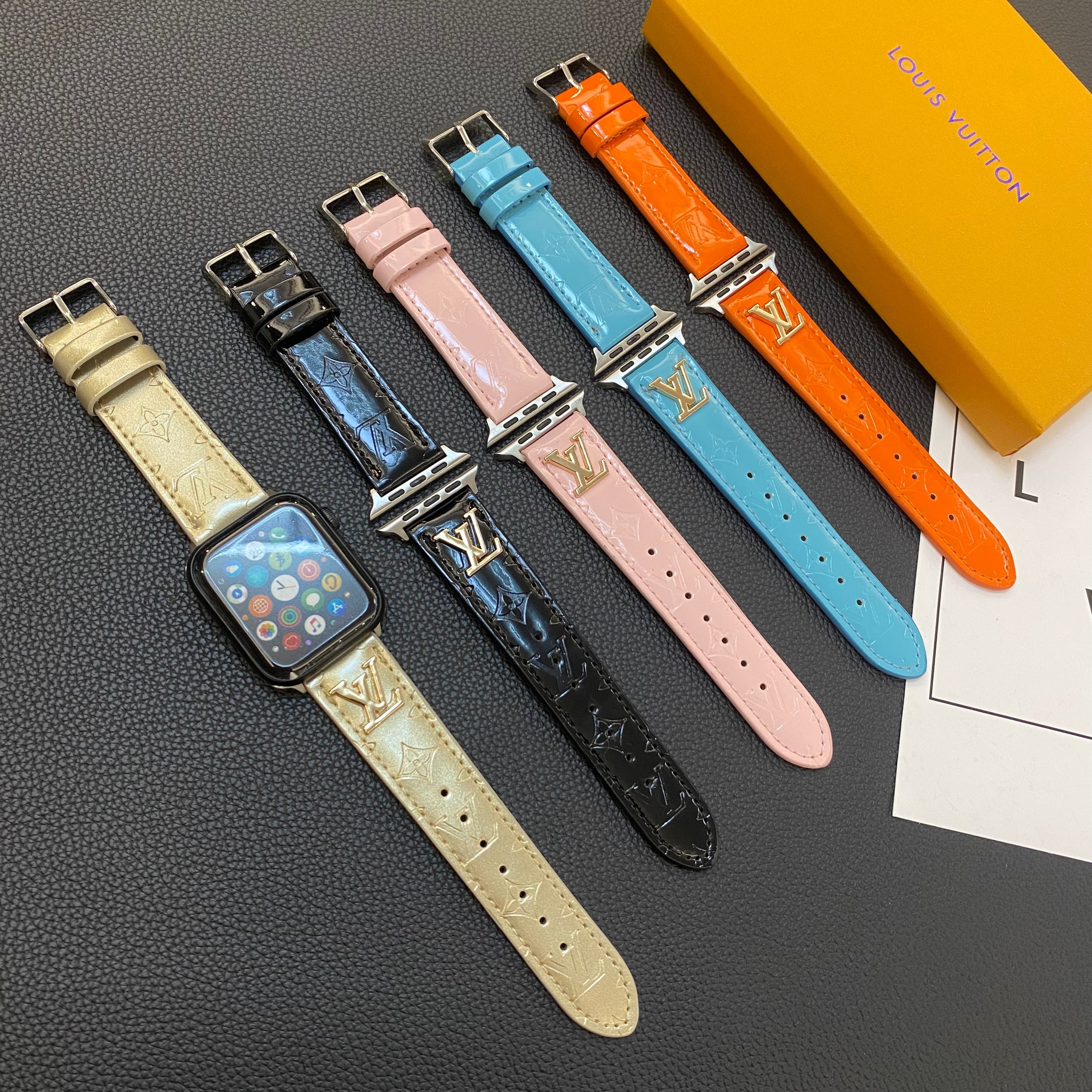 GLOSSY LEATHER APPLE WATCH STRAP LUXURY METAL LOGO - 图片 15