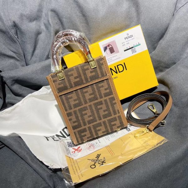 Leather Hand bag for the Modern Sophisticate - 图片 3