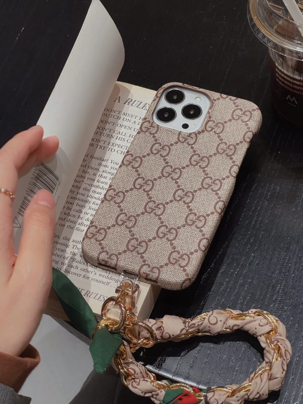 Lou Silk Wristband iPhone Case - 图片 3