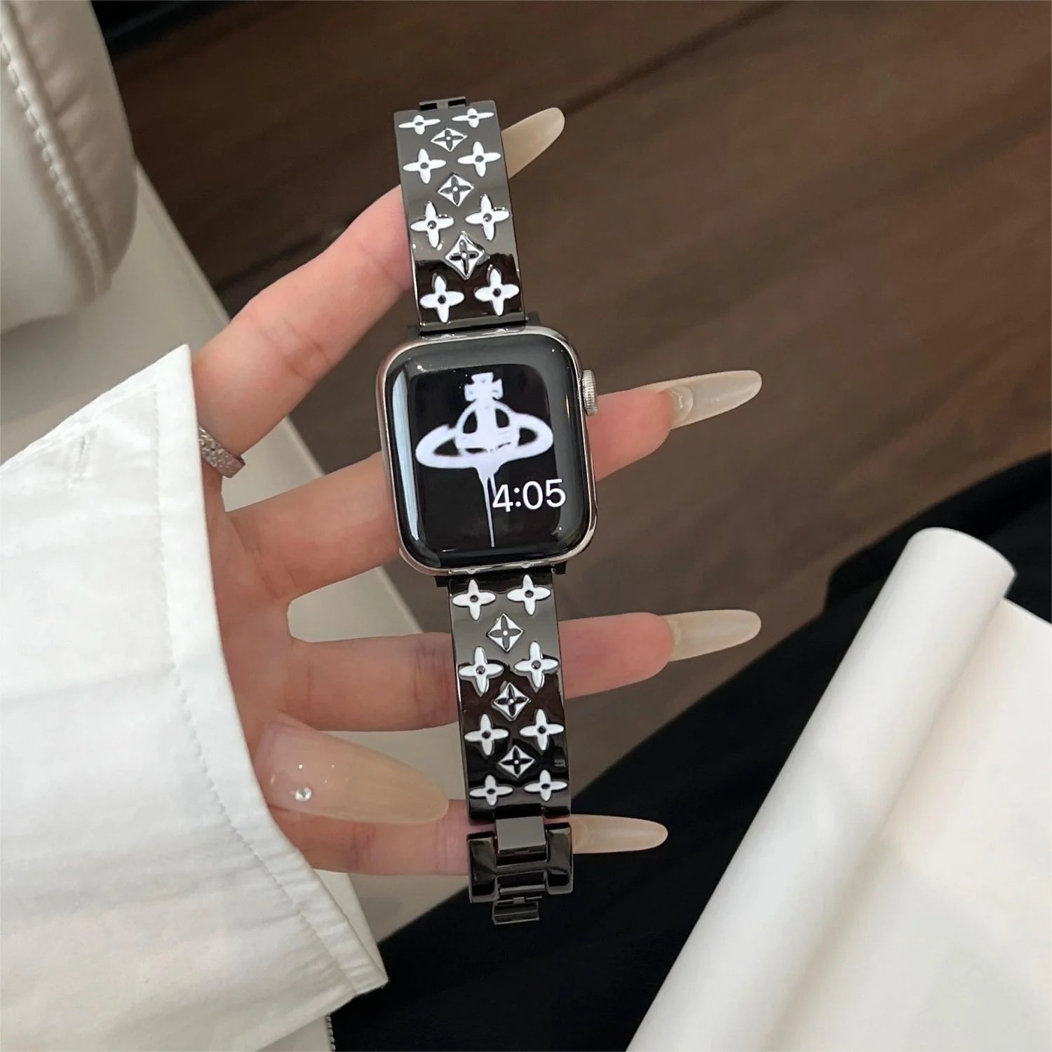 EMBOSSED METAL APPLE WATCH STRAP - 图片 13
