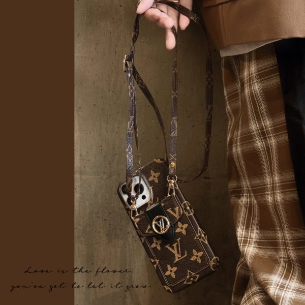 Lou Card Holder Chain iPhone Case - 图片 3