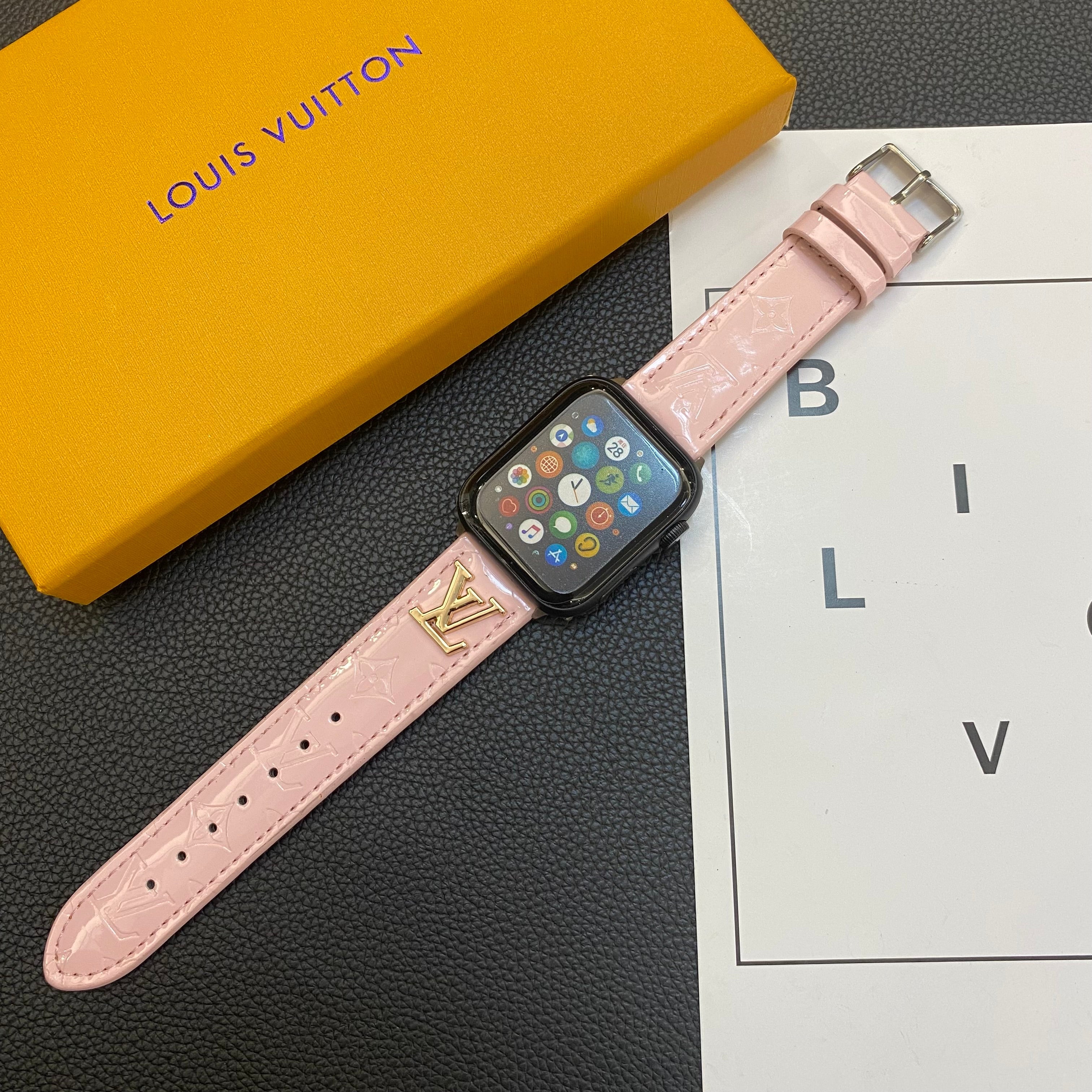 GLOSSY LEATHER APPLE WATCH STRAP LUXURY METAL LOGO - 图片 8