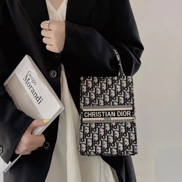 Classic Tote Bag With Crossbody Strap - 图片 6