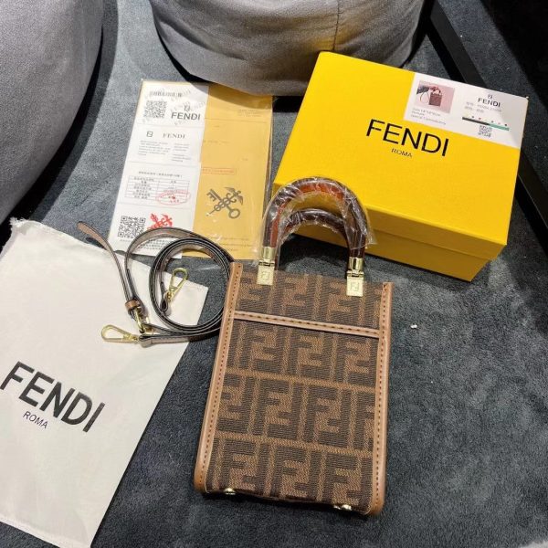Leather Hand bag for the Modern Sophisticate - 图片 4