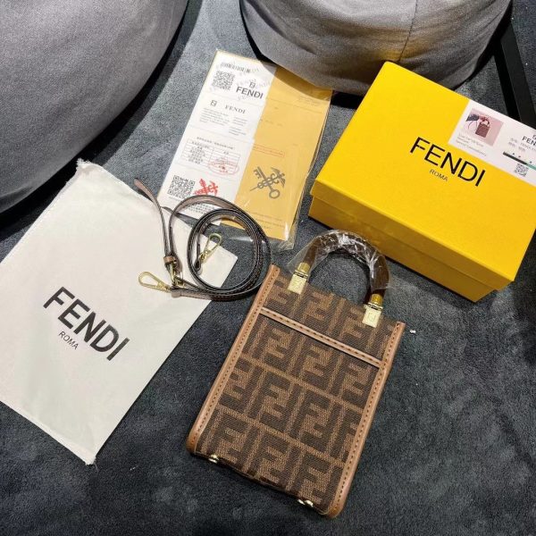 Leather Hand bag for the Modern Sophisticate - 图片 5