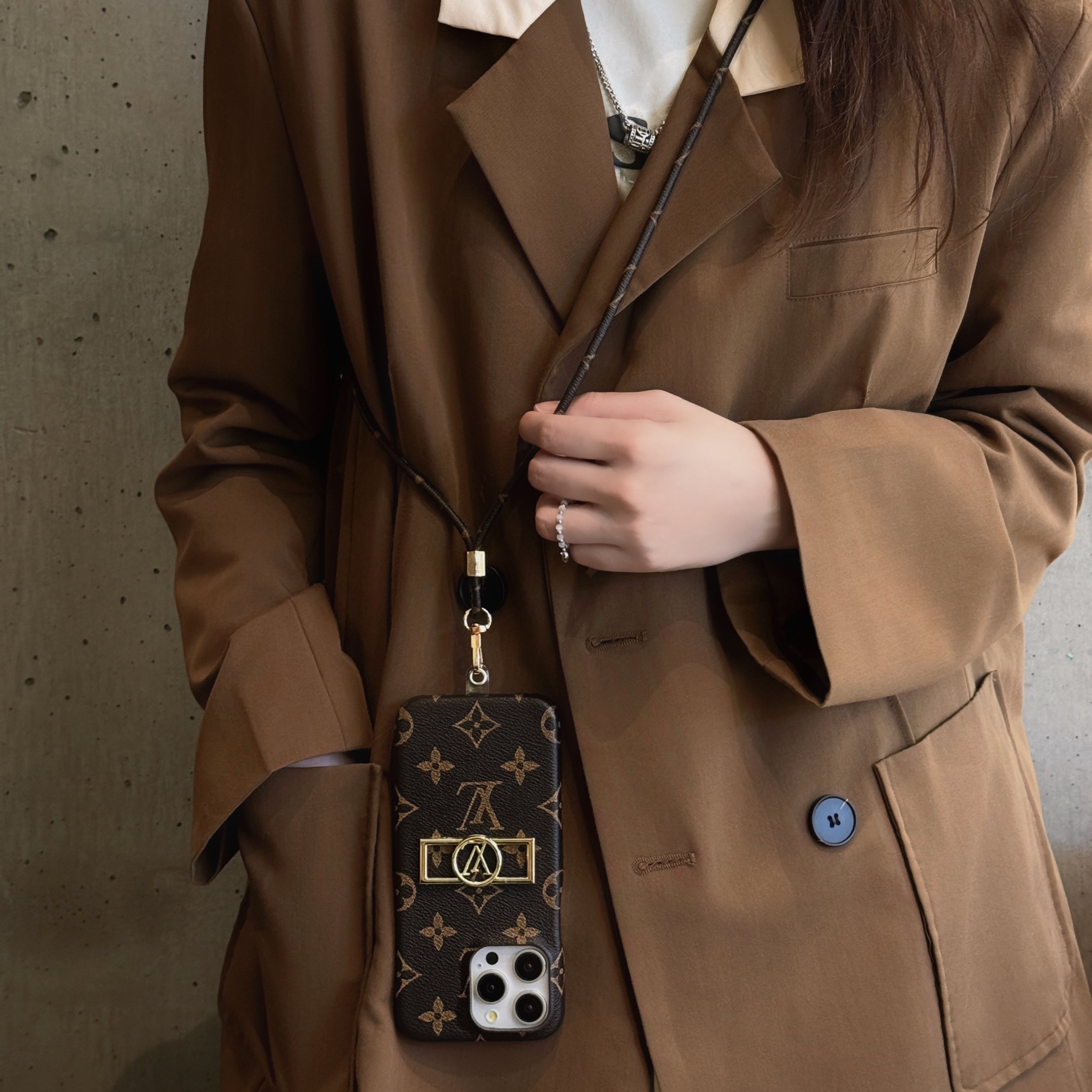 Lou Card Holder Chain iPhone Case - 图片 6