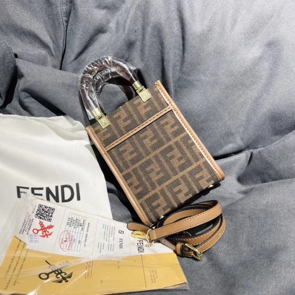 Leather Hand bag for the Modern Sophisticate - 图片 7