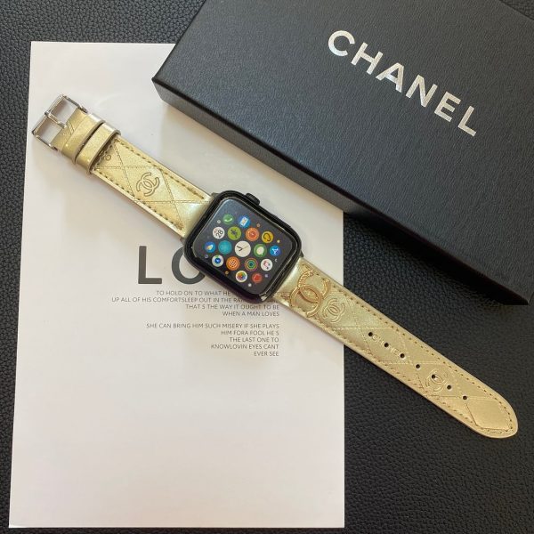 Glossy Leather Apple Watch Strap Luxury Metal Logo - 图片 5