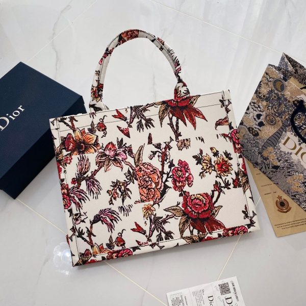 Chic & Refined: Light Luxury Leather Handbag - 图片 2