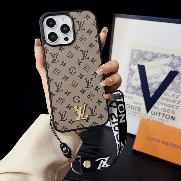 Lou Brown Hand Chain iPhone Case - 图片 10