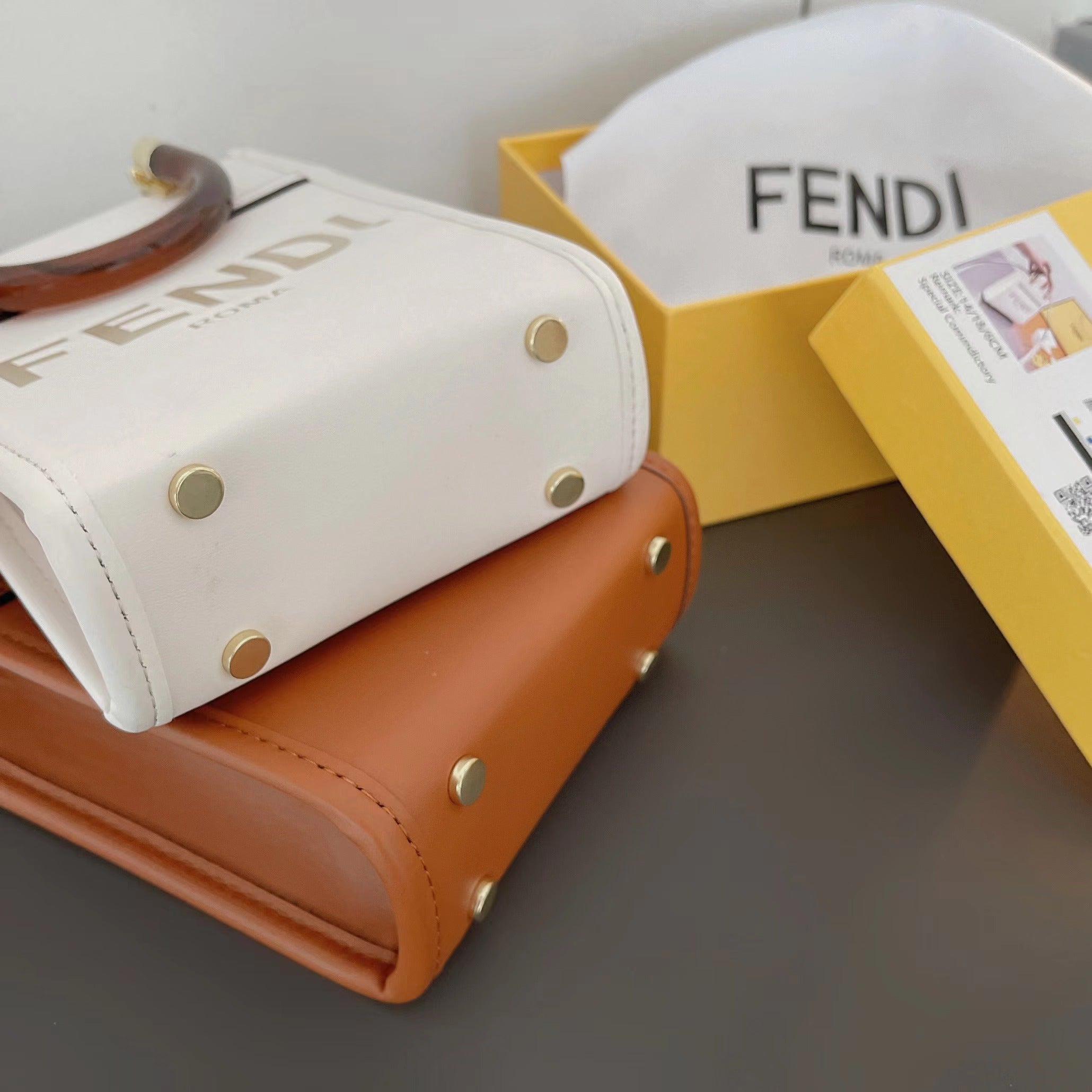 Classic Tote Bag With Crossbody Strap - 图片 9