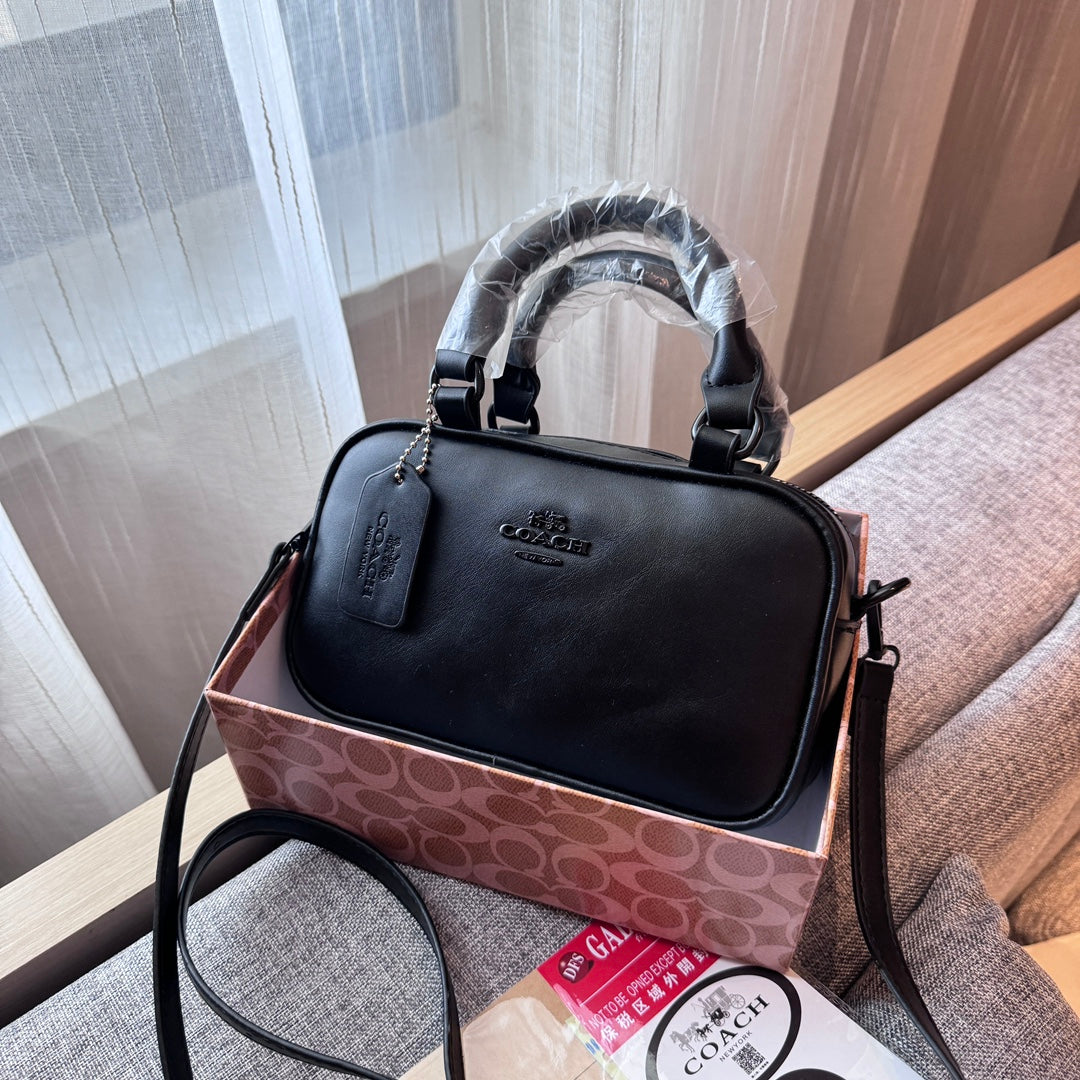 Elegant Leather Handbag: A Touch of Light Luxury - 图片 7