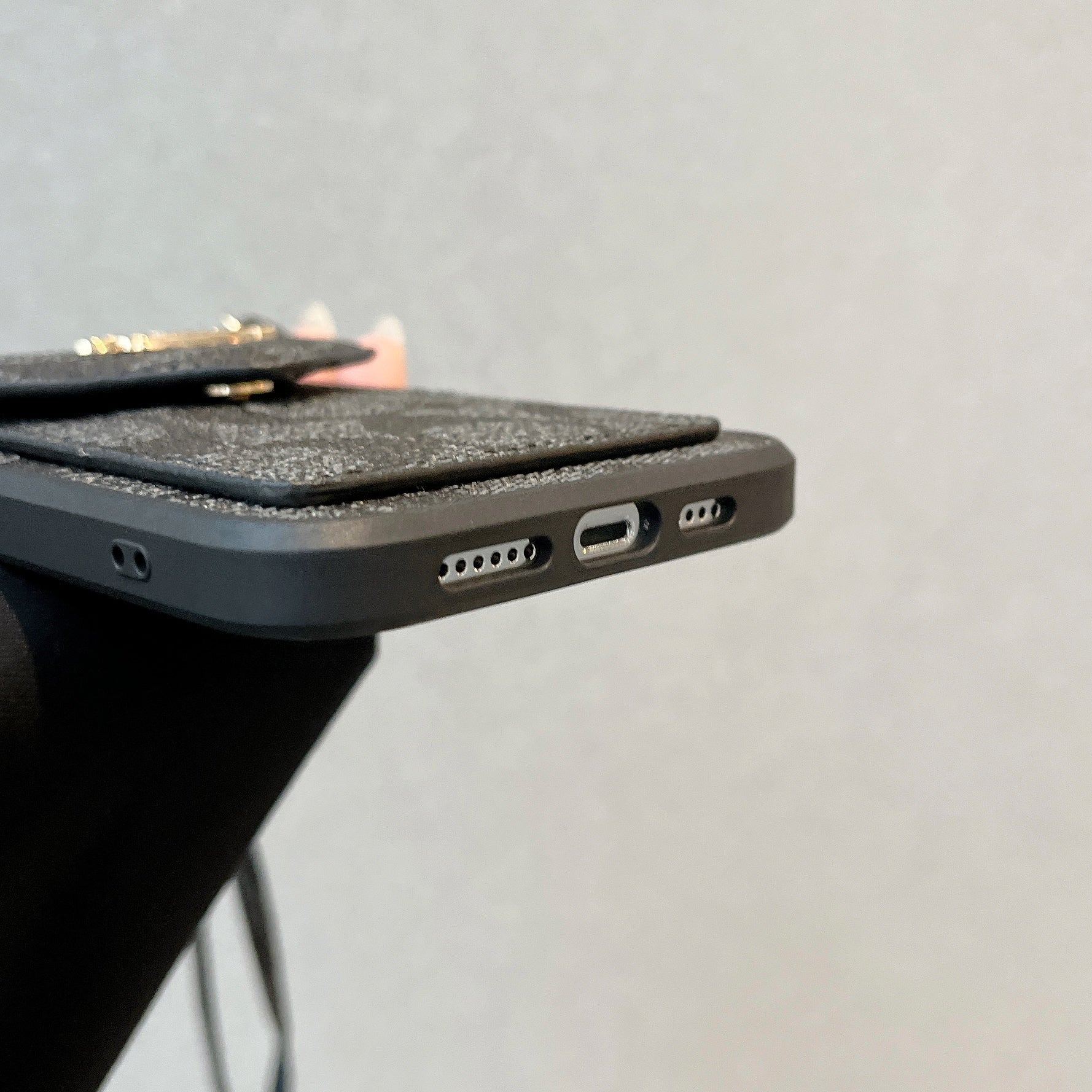 Coach iPhone Case With Card Holder And Strap Light Black -SJ240513 - 图片 3