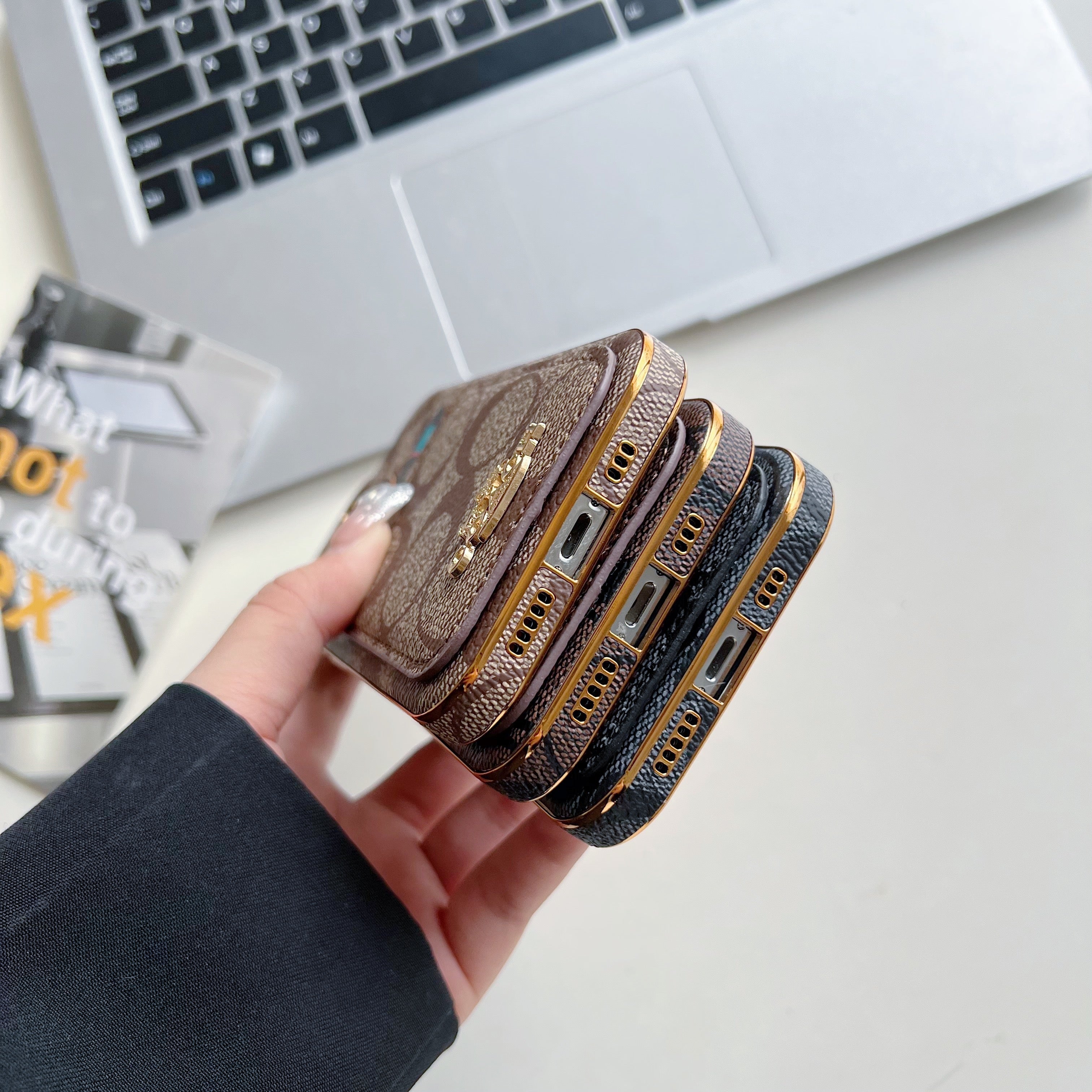 Coach iPhone Case With Card Holder Brown -KB241651 - 图片 4