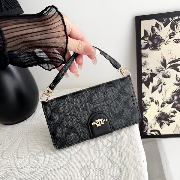Coach iPhone Case  Leather Flip Case with Card Holder Black-PTK241622 - 图片 6