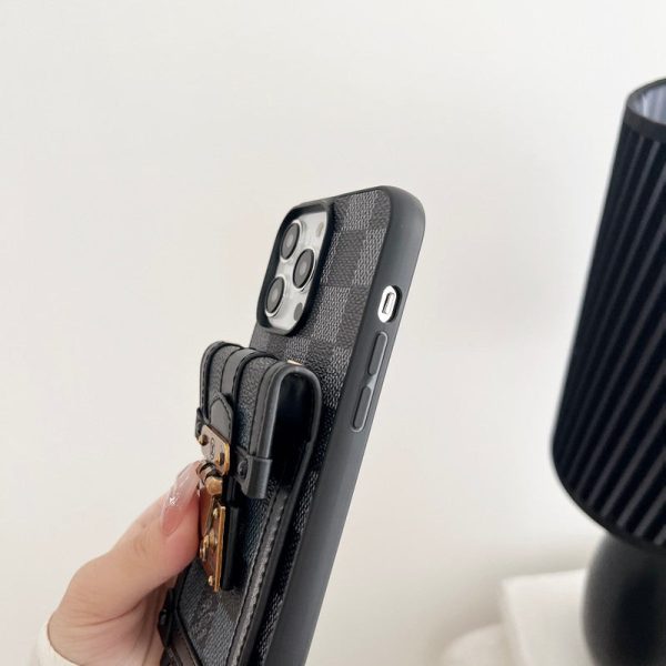 Lou Black & White Crossbody Chain iPhone Case - 图片 5