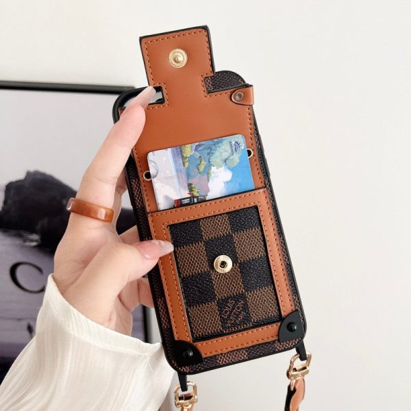 Lou Brown Crossbody Chain iPhone Case - 图片 9