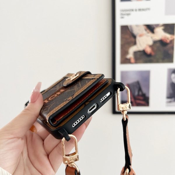 Lou Card Bag Chain Black & White iPhone Case - 图片 5