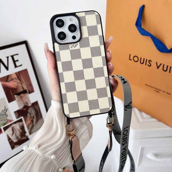 Lou Black & White Crossbody iPhone Case - 图片 3