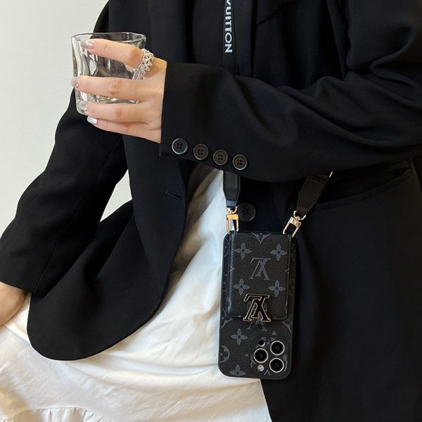 Lou Card Bag Chain Black iPhone Case - 图片 4