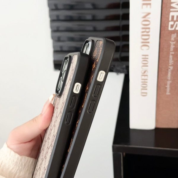 Lou Black & White Hand Chain iPhone Case - 图片 7