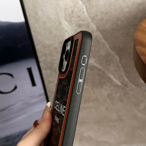 CE Gold Chain Leather iPhone 16 Case - 图片 7