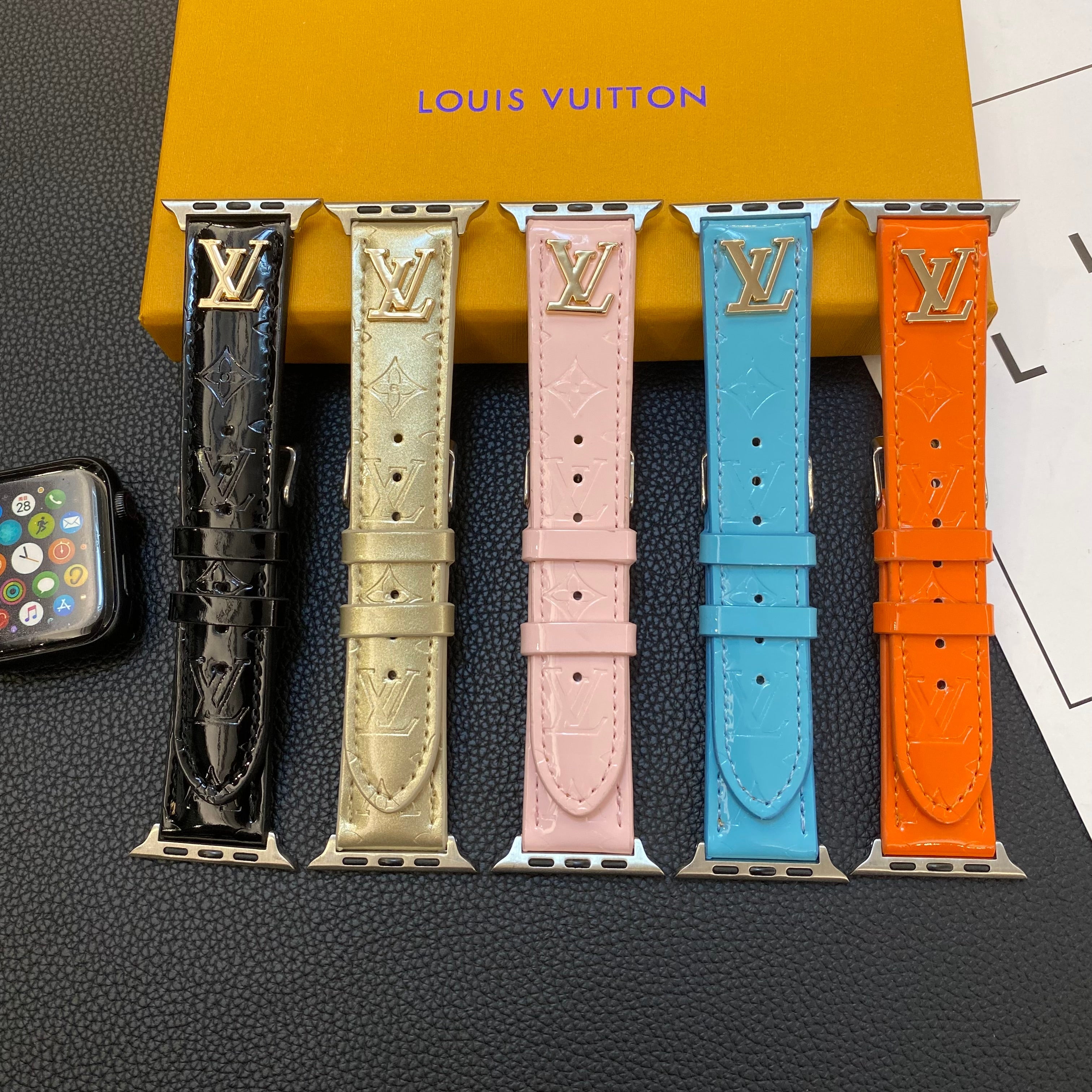 GLOSSY LEATHER APPLE WATCH STRAP LUXURY METAL LOGO - 图片 5