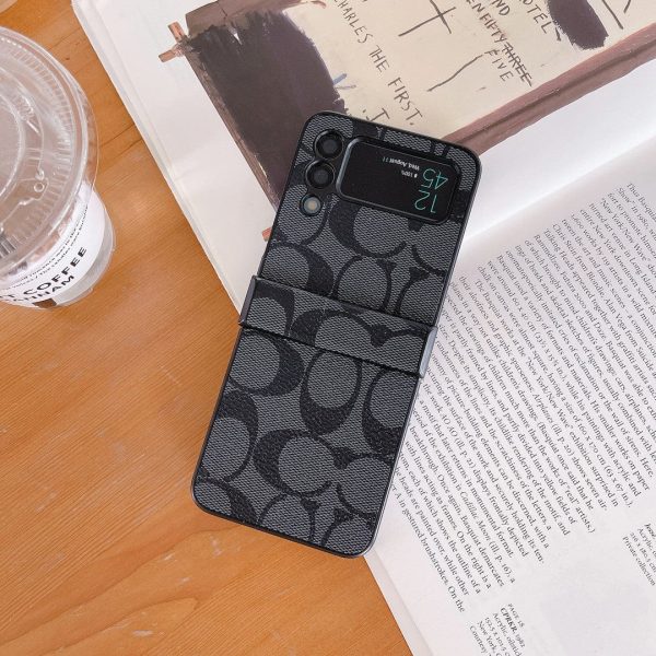 Coach Z Flip/Z Fold Samsung Phone Case with Finger Strap - 图片 7