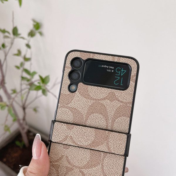 Coach Z Flip/Z Fold Samsung Phone Case with Finger Strap - 图片 13