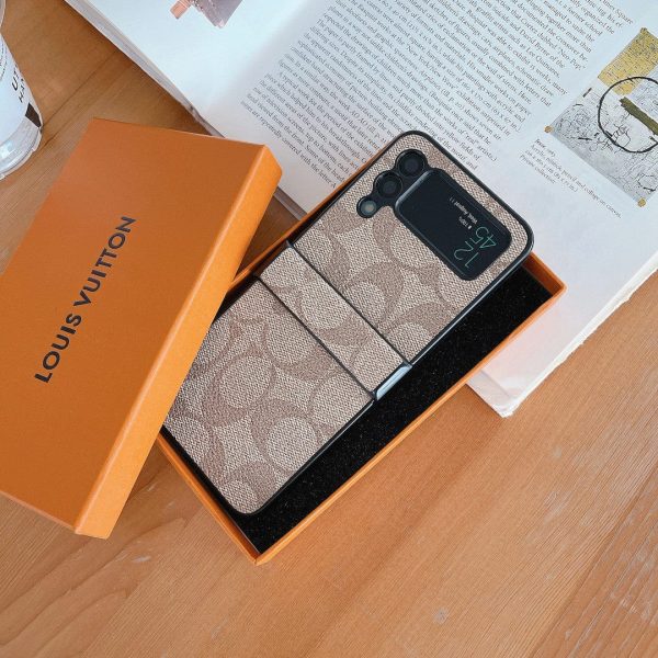 Coach Z Flip/Z Fold Samsung Phone Case with Finger Strap - 图片 4