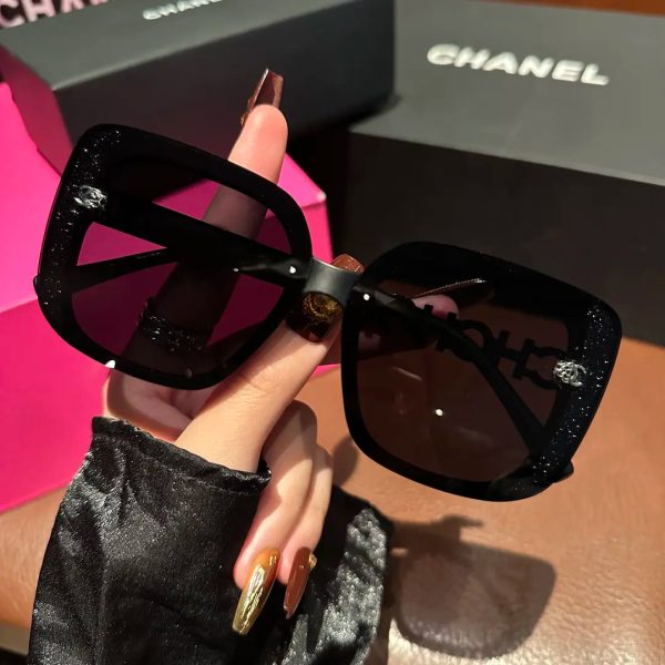 Custom Luxury HD Polarized Sunglasses for Women - UV Protection for Driving and Travel - 图片 2