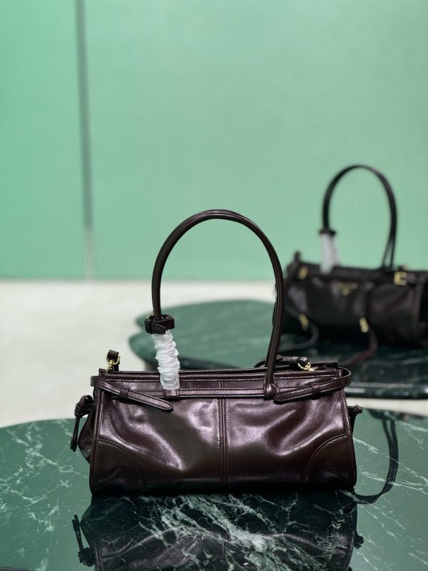 PD MEDIUM LEATHER HANDBAG - 图片 4