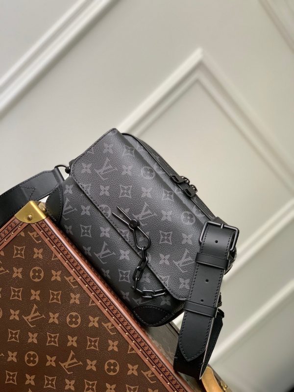 LOU STEAMER MESSENGER BAG