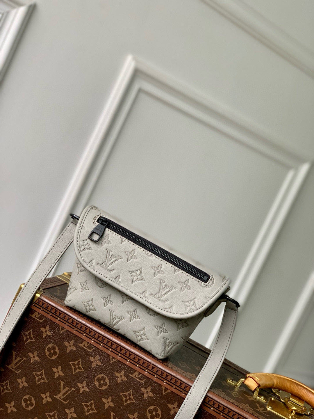 LOU PULSE WEARABLE WALLET