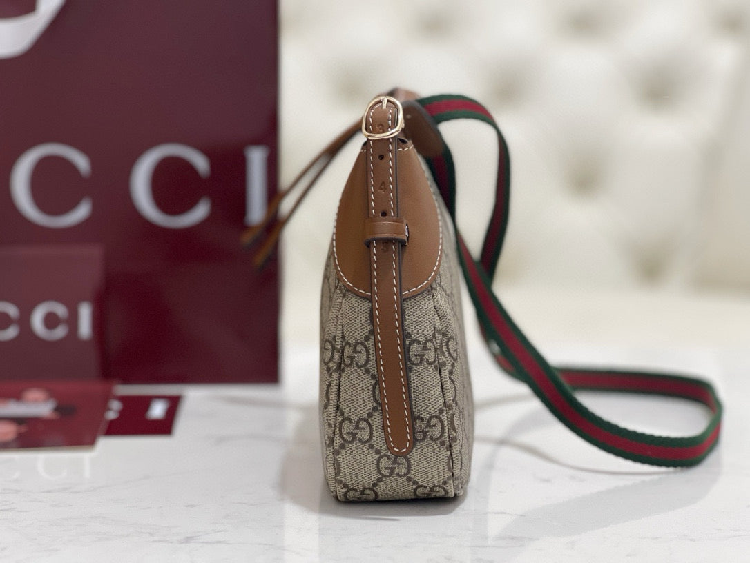 GG EMBLEM SMALL SHOULDER BAG - 图片 4