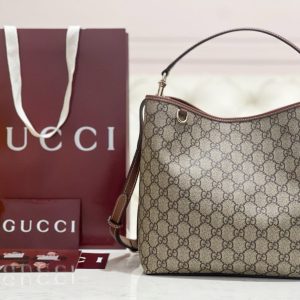GG EMBLEM SMALL SHOULDER BAG