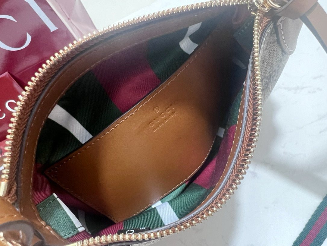GG EMBLEM SMALL SHOULDER BAG - 图片 9