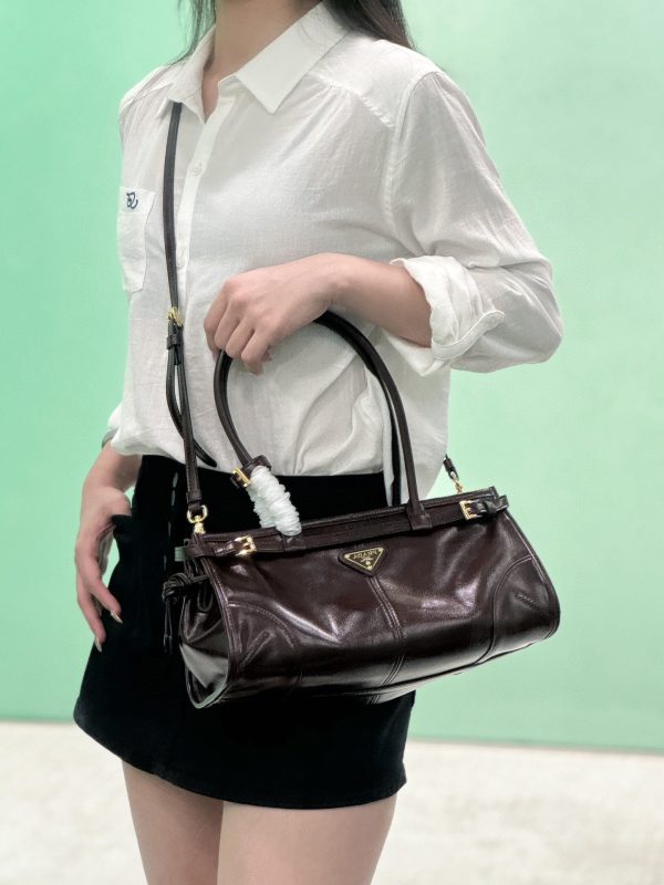 PD MEDIUM LEATHER HANDBAG - 图片 10