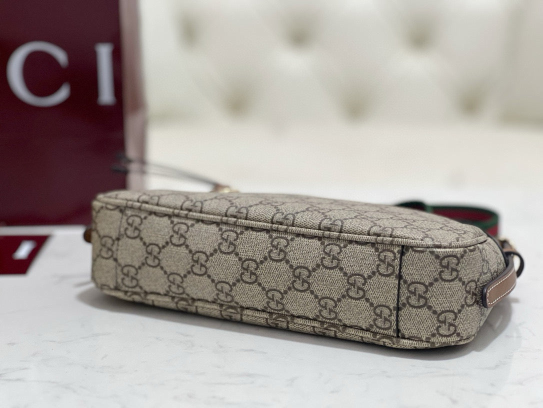 GG EMBLEM SMALL SHOULDER BAG - 图片 5