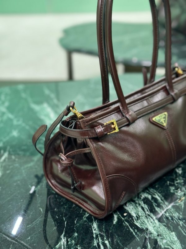 PD MEDIUM LEATHER HANDBAG - 图片 6