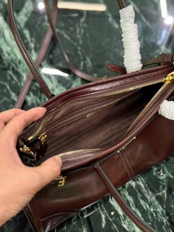 PD MEDIUM LEATHER HANDBAG - 图片 8