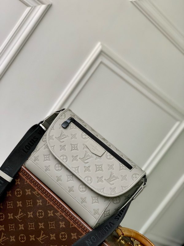 LOU PULSE MESSENGER BAG