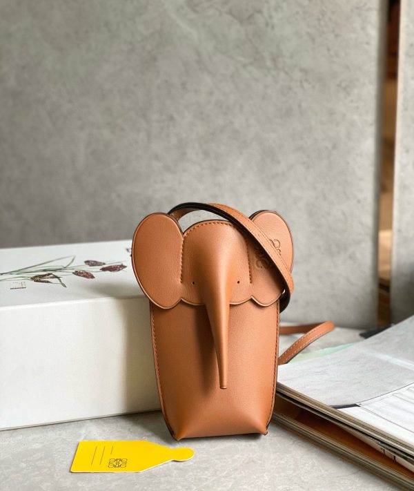 LOEW ELEPHANT POCKET BAG