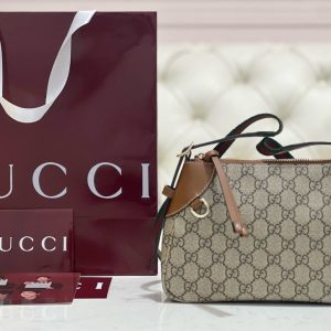 GG EMBLEM SMALL SHOULDER BAG
